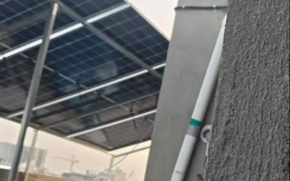 تثبيت الألواح والدعامات